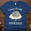 Camicia da notte UFFICIALE design con gatto addormentato su una nuvola, testo "Camicia da notte Zzz UFFICIALE"