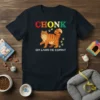 Chonk Oh Lawd He Comin' funny cat t-shirt with orange tabby and paw prints