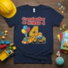 Cumpleaños en CURSO 4 text with excavator graphic and balloons on a navy blue t-shirt for a 4th birthday boy