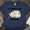 T-shirt with German text "Ich schnarche nicht Ich schnurre" and a cute sleeping cat graphic